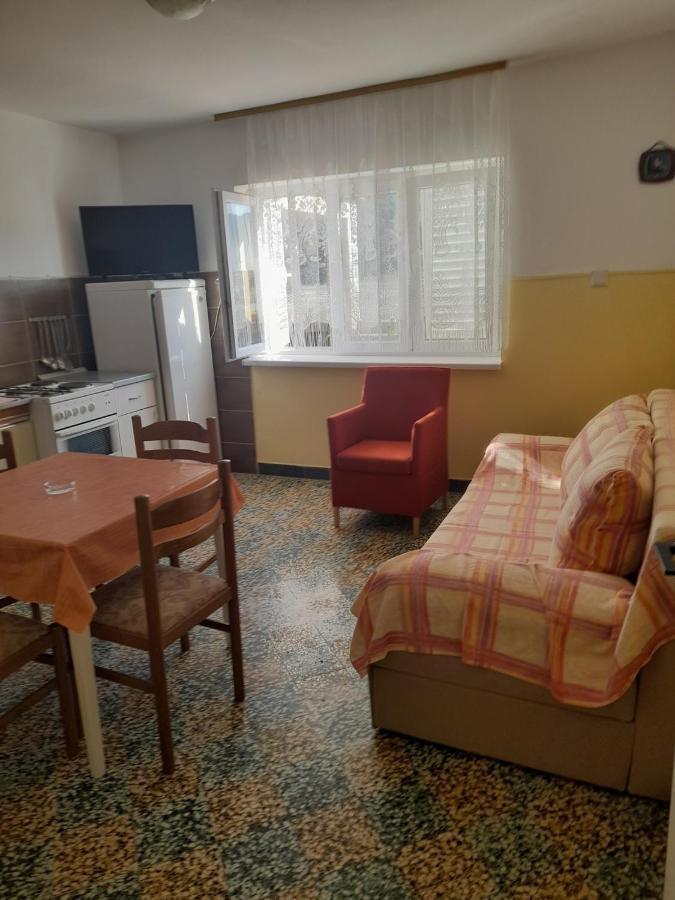 Apartments With A Parking Space Kampor, Rab - 4984 Экстерьер фото